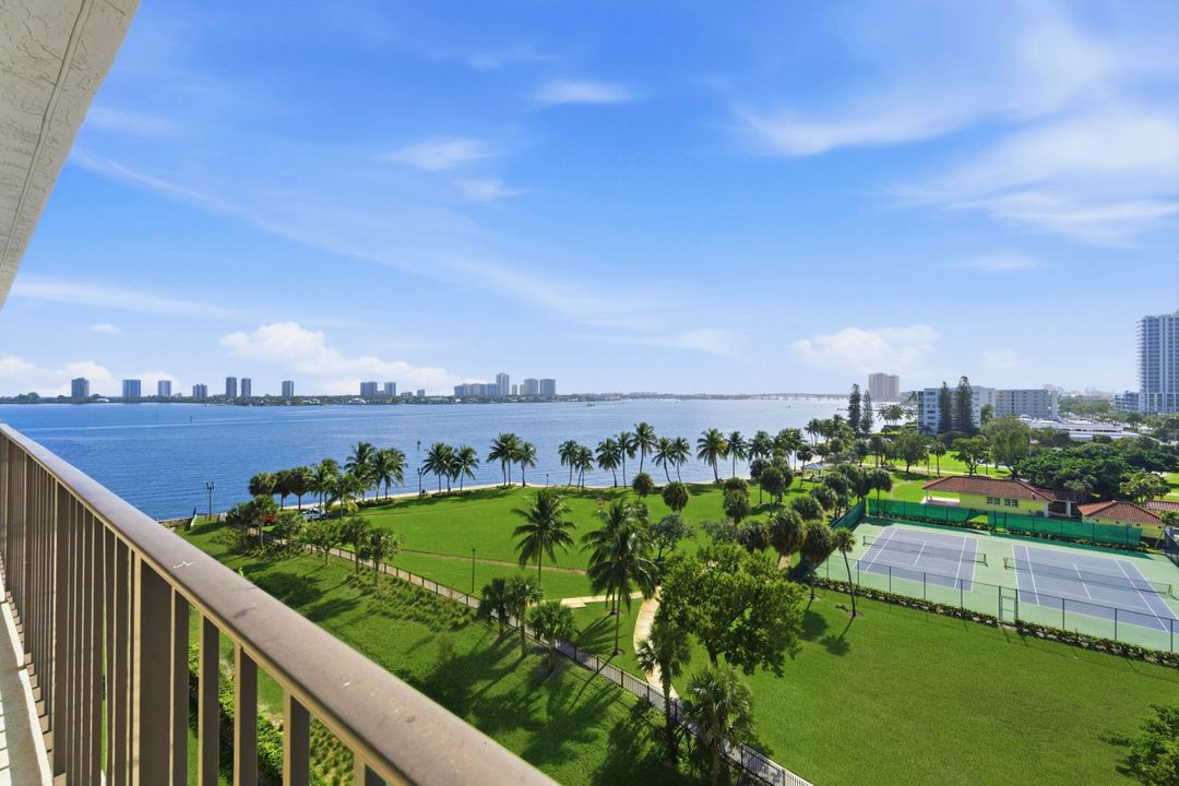 For Sale: $380,000 (2 beds, 2 baths, 1440 Square Feet)