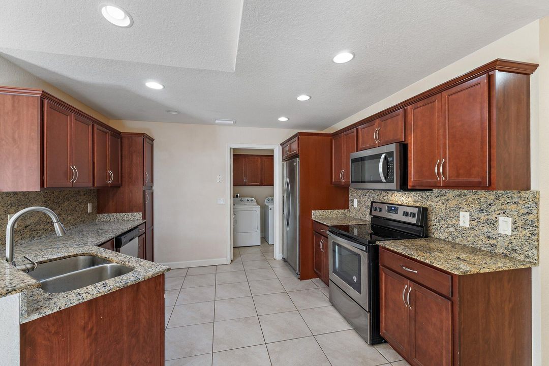 En Venta: $250,000 (2 camas, 2 baños, 1451 Pies cuadrados)