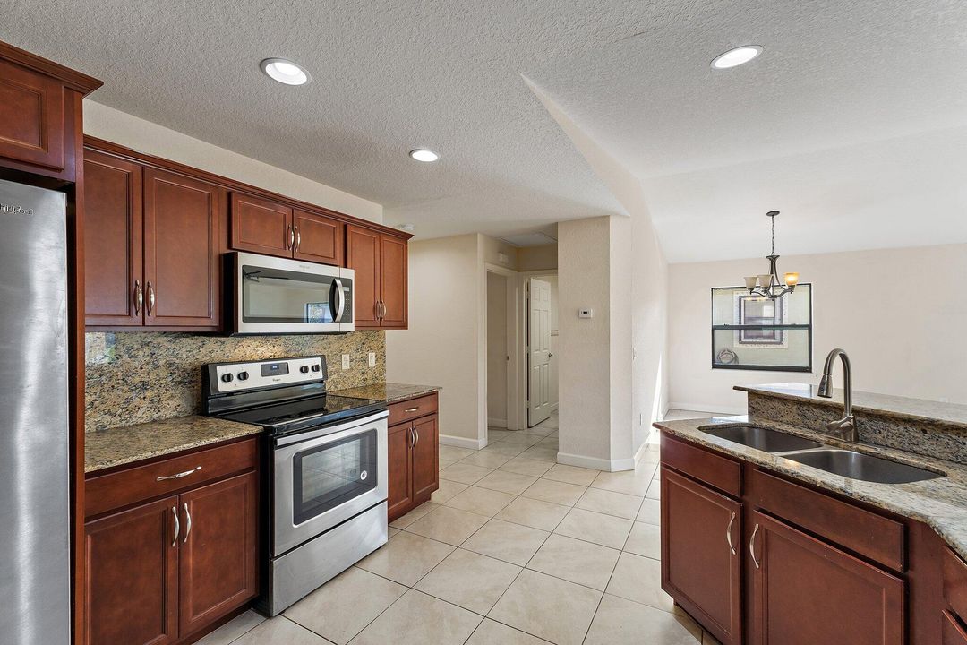 En Venta: $250,000 (2 camas, 2 baños, 1451 Pies cuadrados)