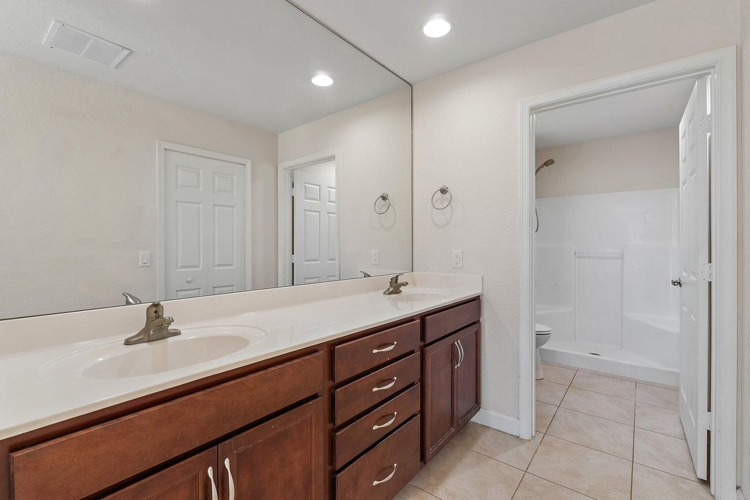 En Venta: $250,000 (2 camas, 2 baños, 1451 Pies cuadrados)