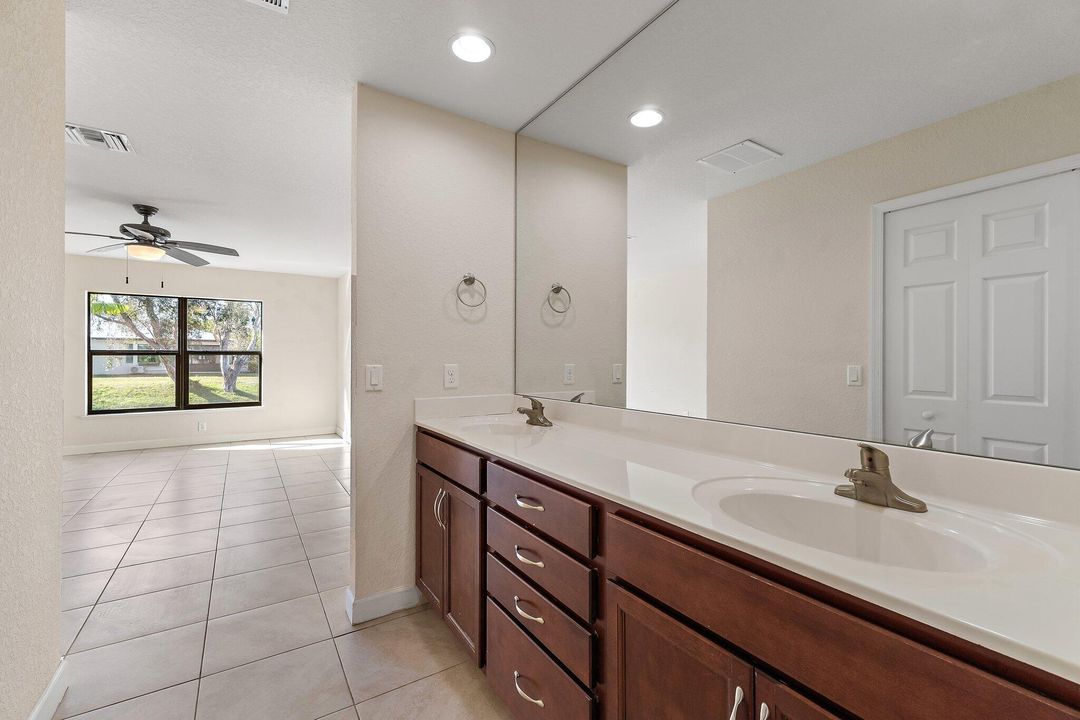 En Venta: $250,000 (2 camas, 2 baños, 1451 Pies cuadrados)