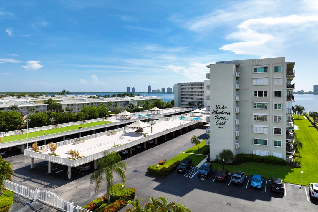 For Sale: $380,000 (2 beds, 2 baths, 1440 Square Feet)