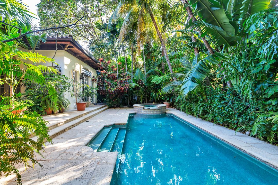 На продажу: $12,900,000 (3 спален, 4 ванн, 4603 Квадратных фут)