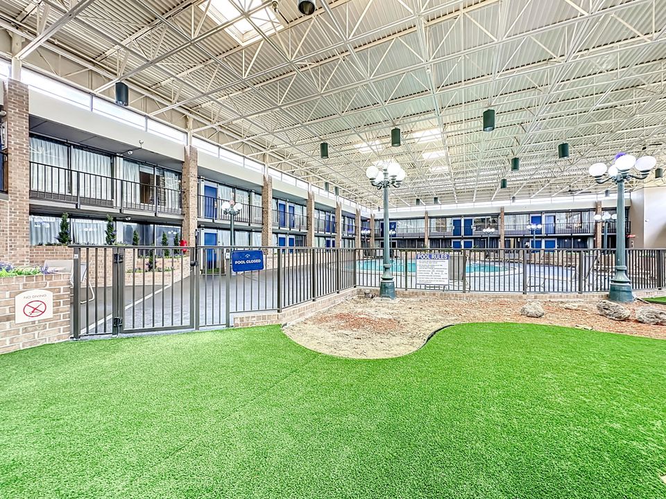 В аренду: $875 (1 спален, 1 ванн, 350 Квадратных фут)