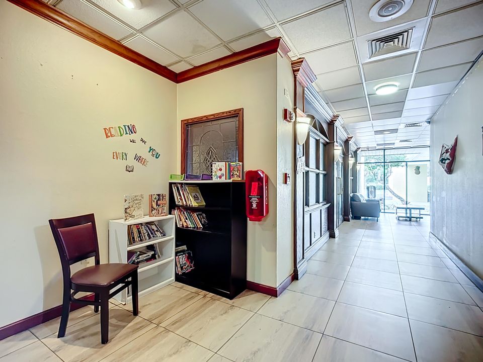 В аренду: $875 (1 спален, 1 ванн, 350 Квадратных фут)