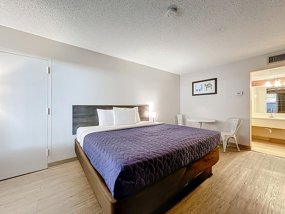 В аренду: $875 (1 спален, 1 ванн, 350 Квадратных фут)