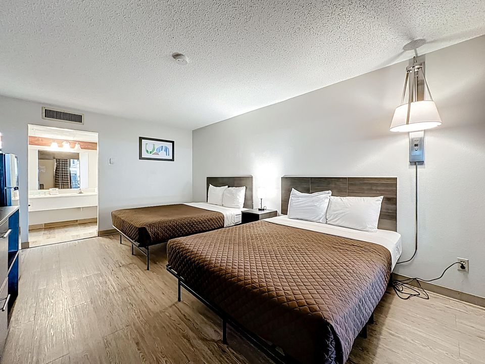 В аренду: $875 (1 спален, 1 ванн, 350 Квадратных фут)