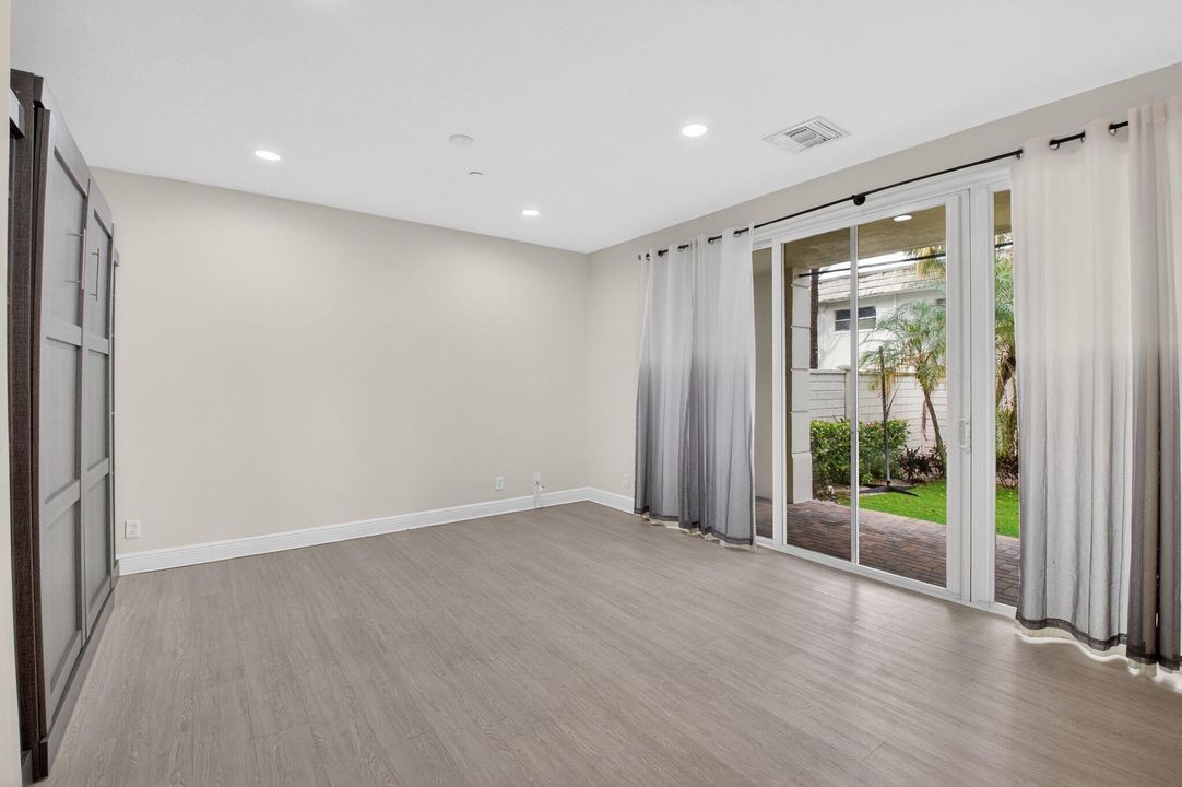 For Rent: $6,400 (4 beds, 4 baths, 3036 Square Feet)