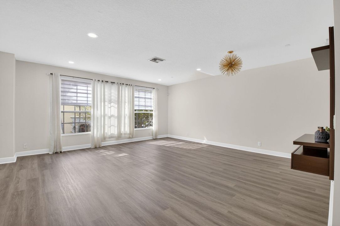 For Rent: $6,400 (4 beds, 4 baths, 3036 Square Feet)