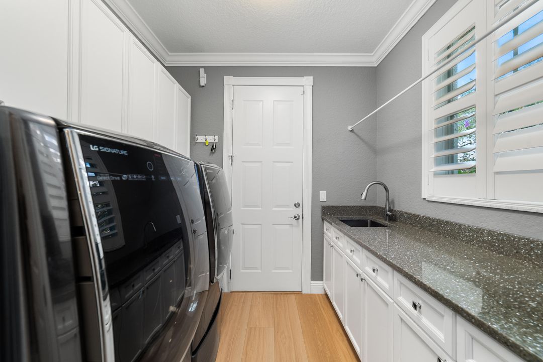 For Sale: $1,634,999 (3 beds, 3 baths, 3576 Square Feet)