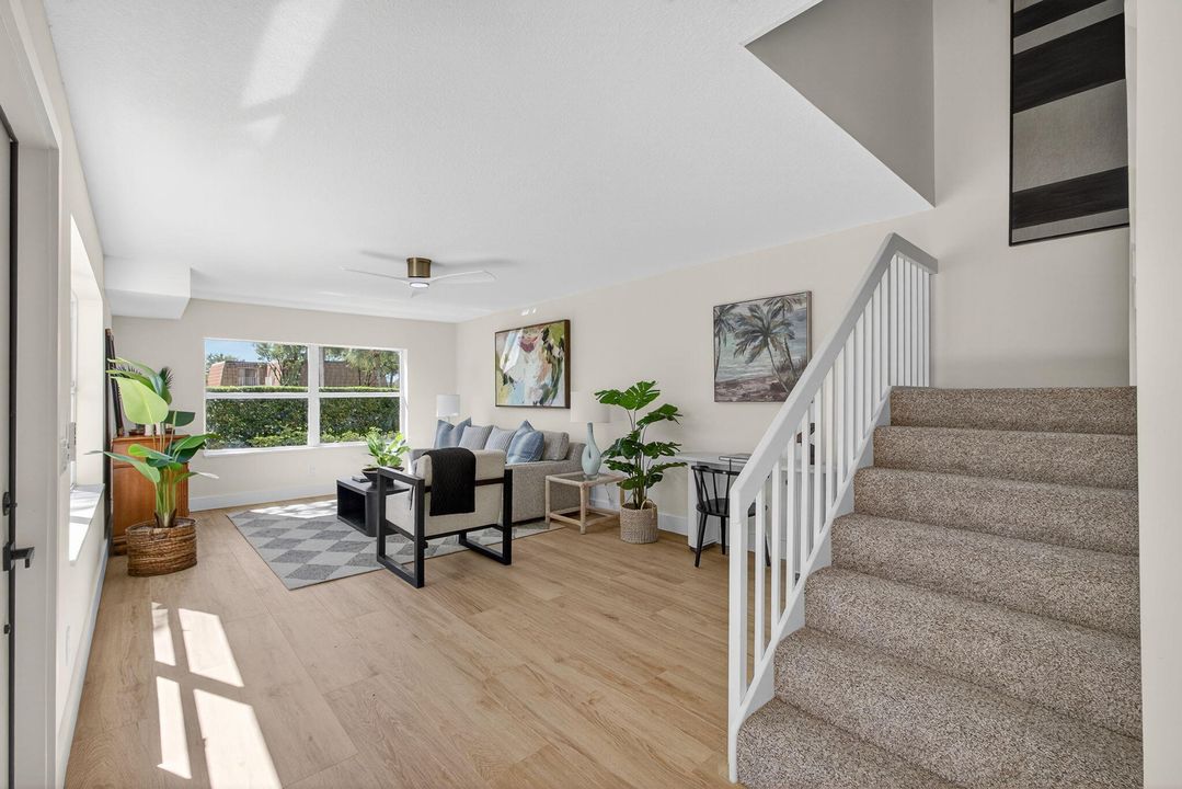 待售: $329,000 (2 贝兹, 2 浴室, 1350 平方英尺)