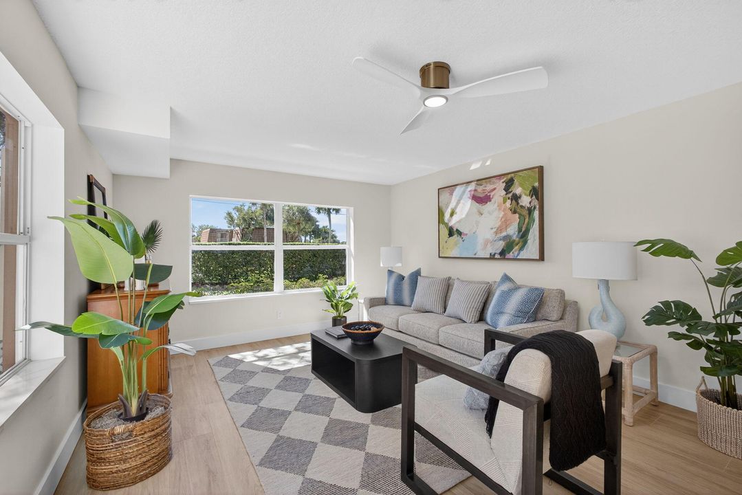 待售: $329,000 (2 贝兹, 2 浴室, 1350 平方英尺)