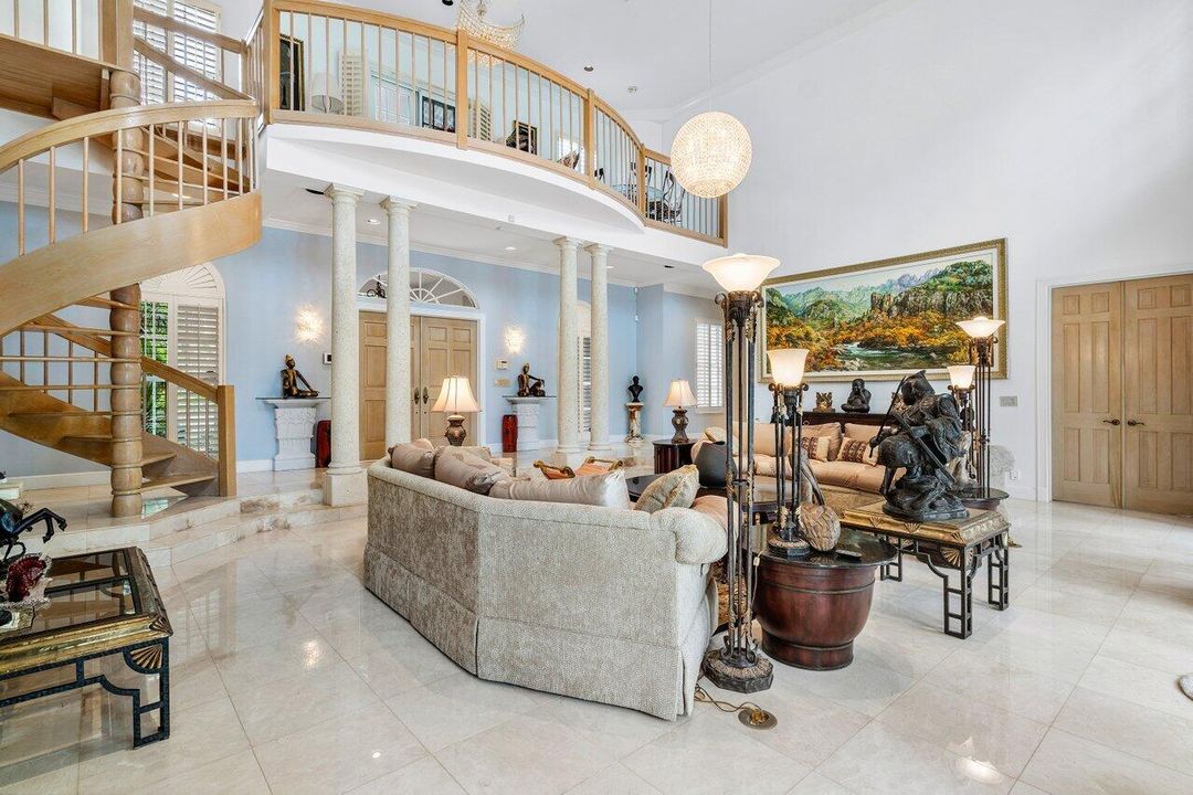 Под контрактом: $25,000 (5 спален, 5 ванн, 5257 Квадратных фут)