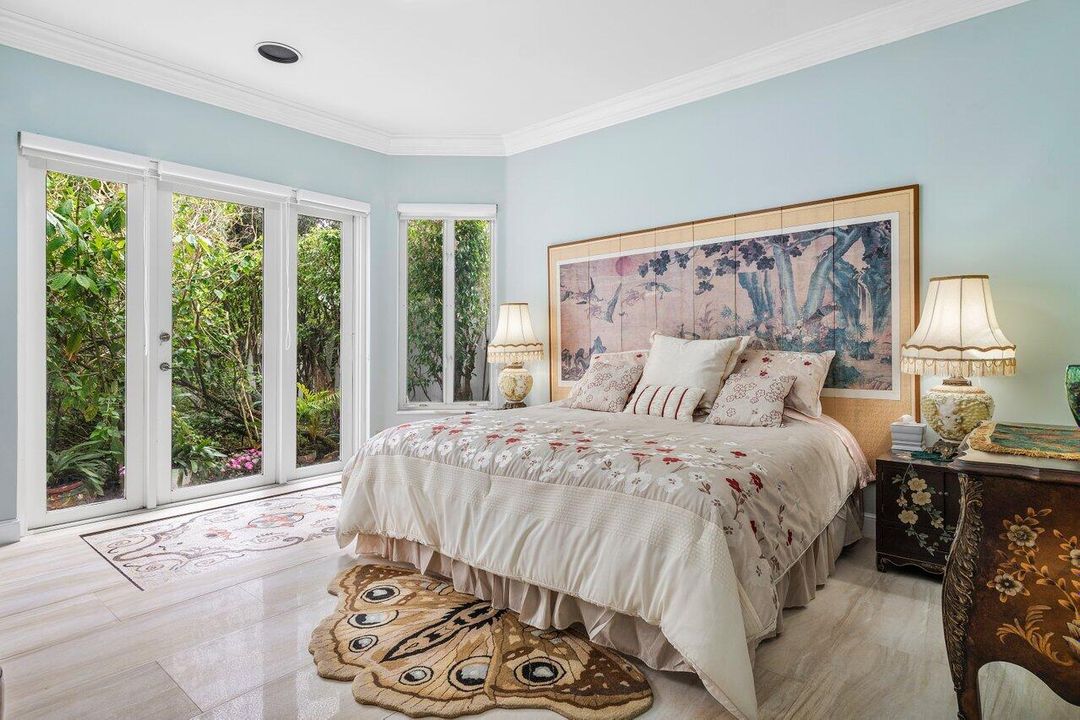 Под контрактом: $25,000 (5 спален, 5 ванн, 5257 Квадратных фут)