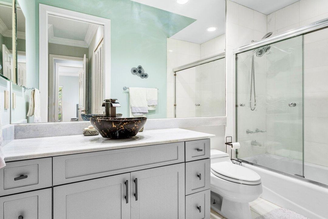 Под контрактом: $25,000 (5 спален, 5 ванн, 5257 Квадратных фут)