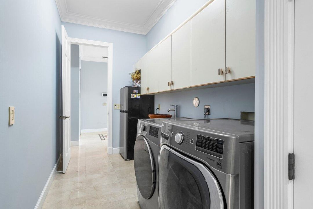 Под контрактом: $25,000 (5 спален, 5 ванн, 5257 Квадратных фут)