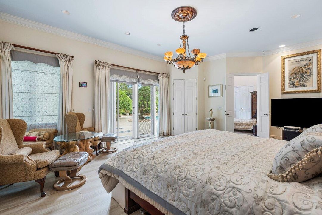 Под контрактом: $25,000 (5 спален, 5 ванн, 5257 Квадратных фут)