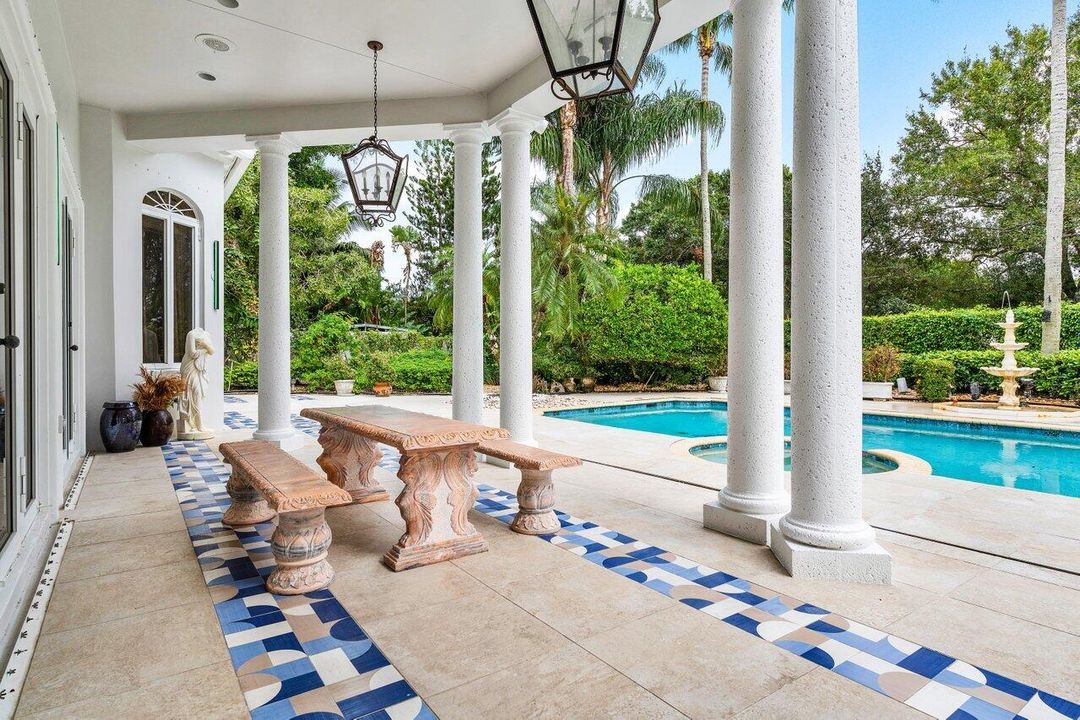 Под контрактом: $25,000 (5 спален, 5 ванн, 5257 Квадратных фут)