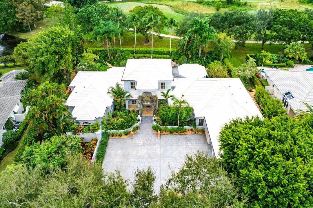 Под контрактом: $25,000 (5 спален, 5 ванн, 5257 Квадратных фут)