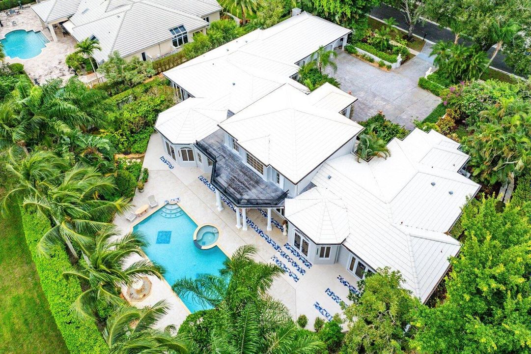 Под контрактом: $25,000 (5 спален, 5 ванн, 5257 Квадратных фут)