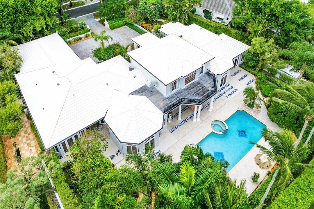 Под контрактом: $25,000 (5 спален, 5 ванн, 5257 Квадратных фут)