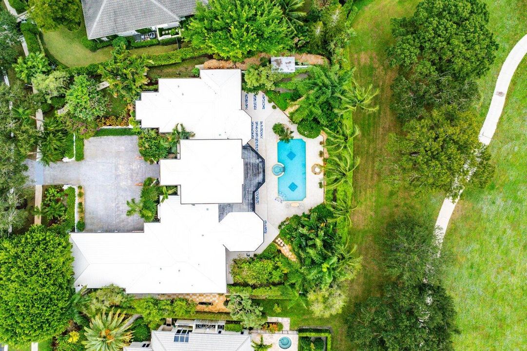 Под контрактом: $25,000 (5 спален, 5 ванн, 5257 Квадратных фут)