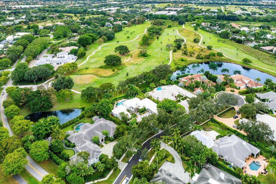 Под контрактом: $25,000 (5 спален, 5 ванн, 5257 Квадратных фут)