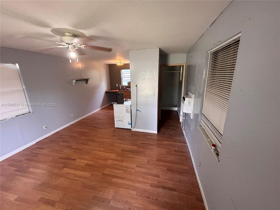 En Venta: $270,000 (4 camas, 3 baños, 1496 Pies cuadrados)