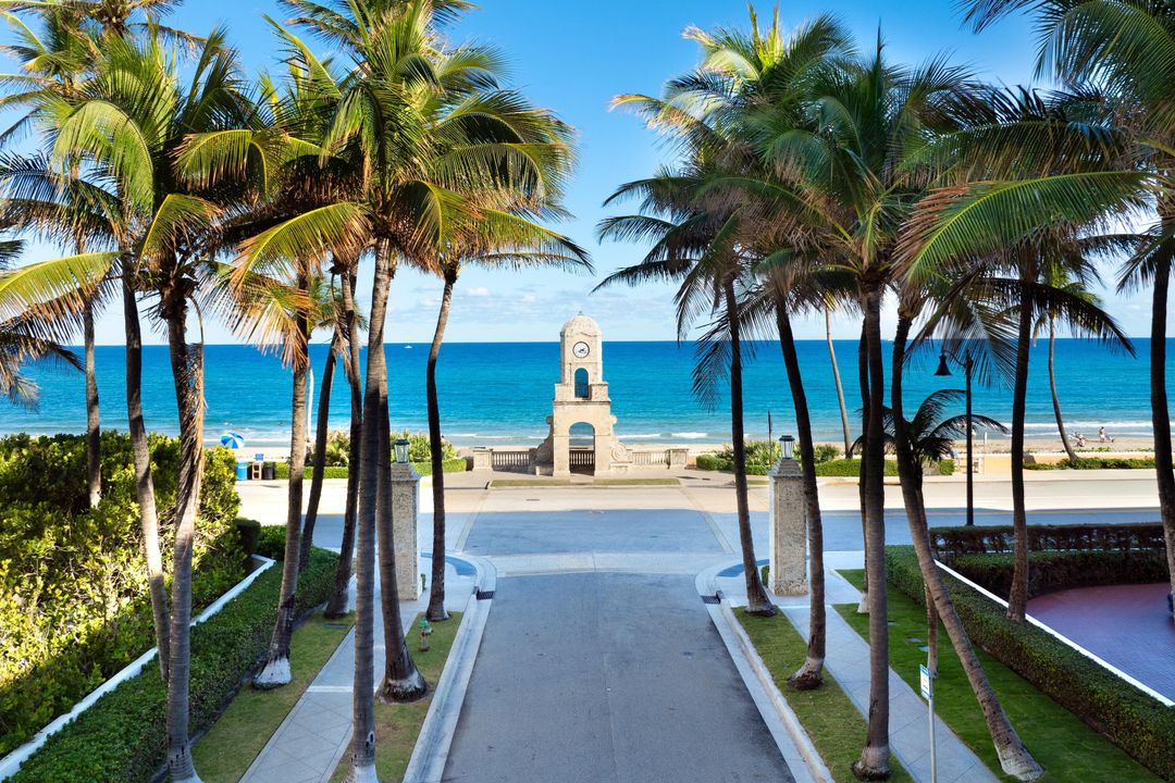 出租: $4,750 (2 贝兹, 1 浴室, 803 平方英尺)