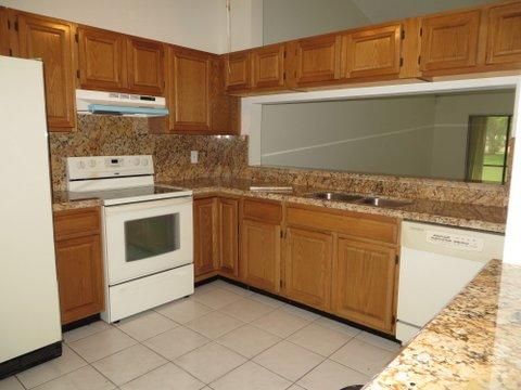 В аренду: $3,000 (3 спален, 2 ванн, 1389 Квадратных фут)