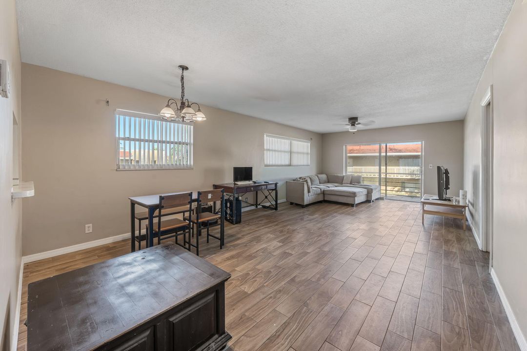 En Venta: $209,999 (2 camas, 2 baños, 886 Pies cuadrados)