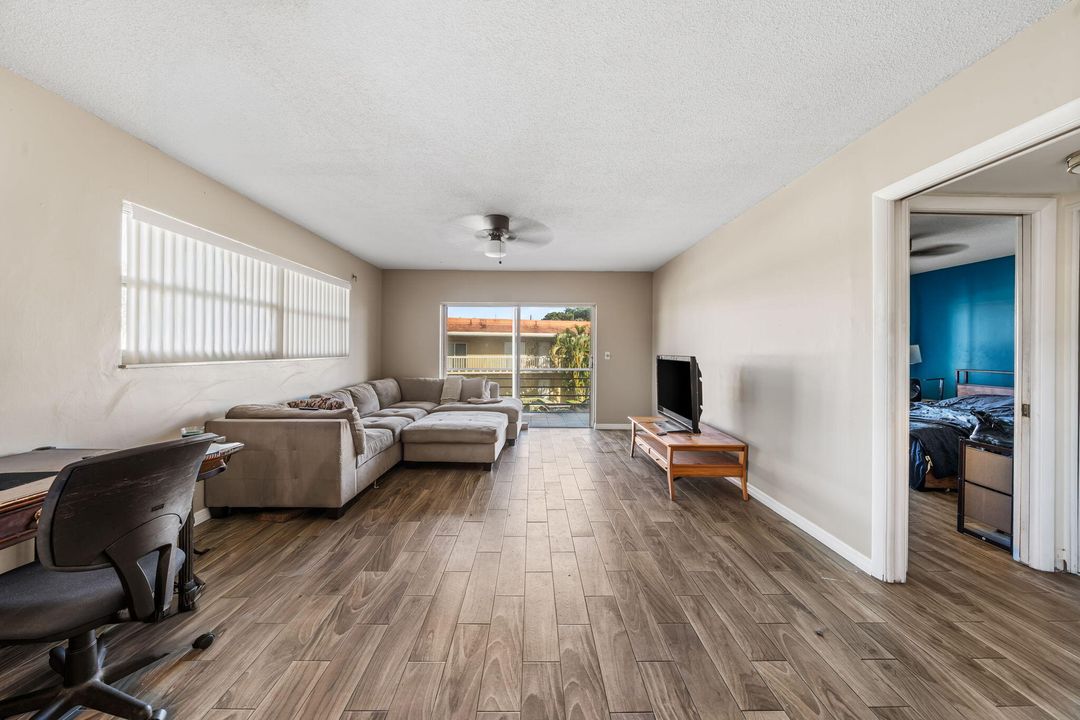 En Venta: $209,999 (2 camas, 2 baños, 886 Pies cuadrados)