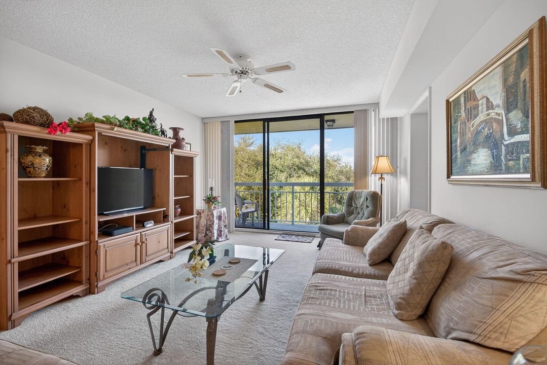 For Sale: $210,000 (2 beds, 2 baths, 1437 Square Feet)