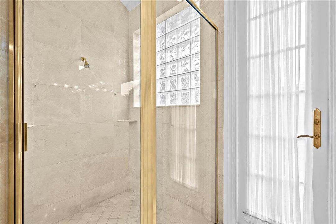 En Venta: $2,299,000 (5 camas, 5 baños, 4003 Pies cuadrados)