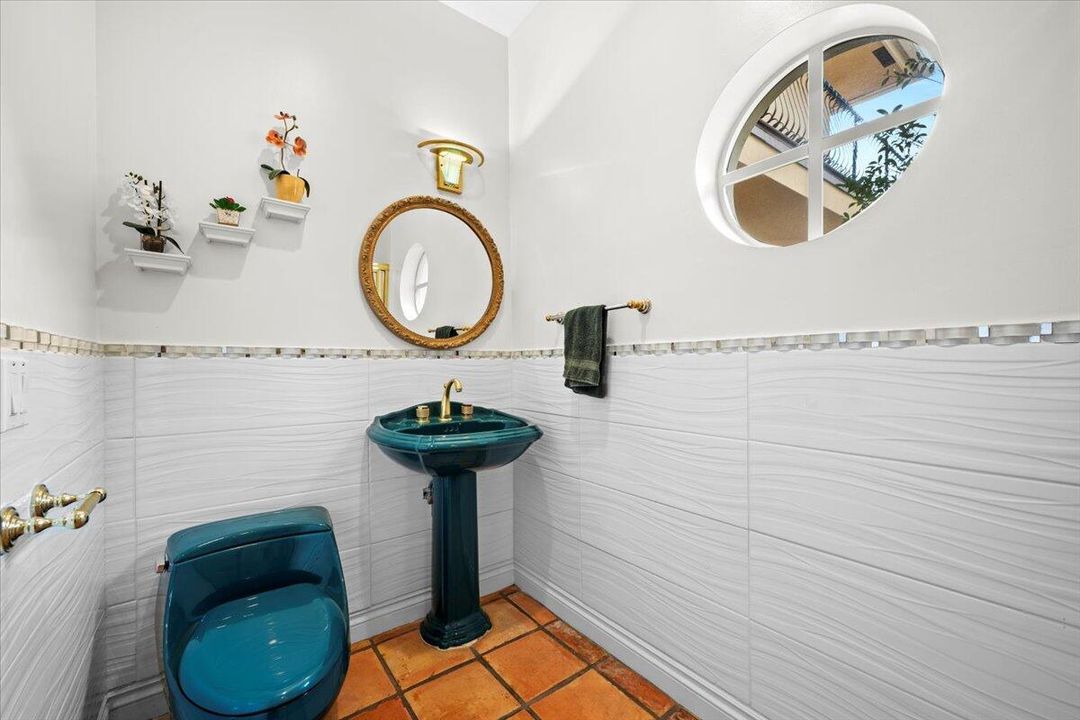 En Venta: $2,299,000 (5 camas, 5 baños, 4003 Pies cuadrados)