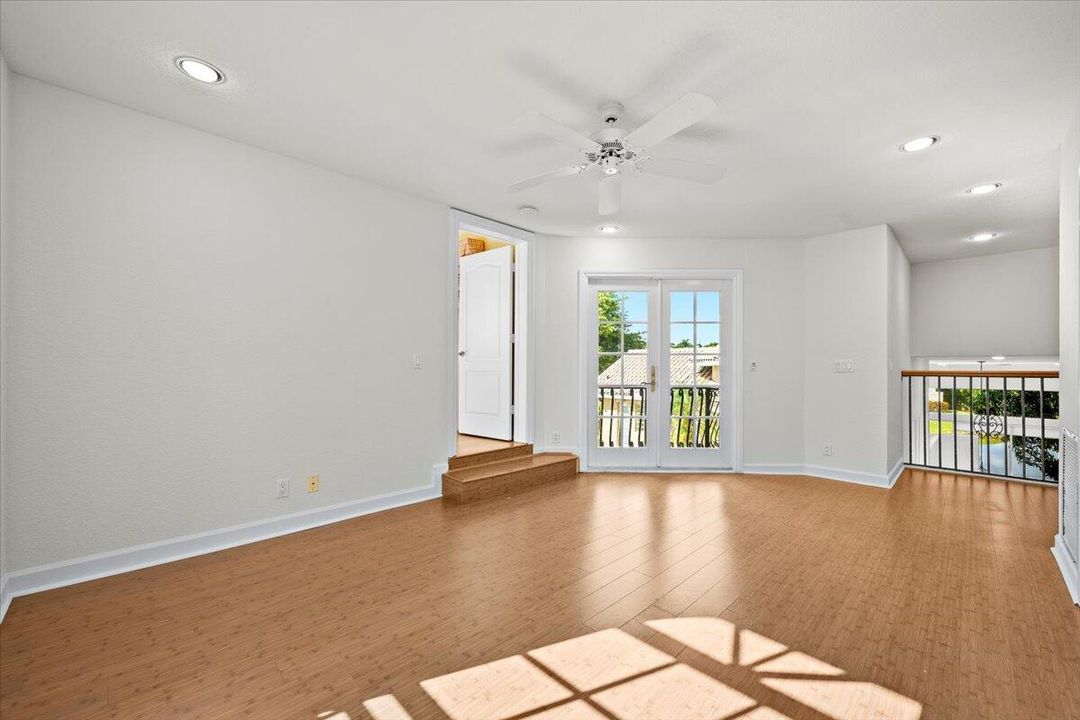 En Venta: $2,299,000 (5 camas, 5 baños, 4003 Pies cuadrados)