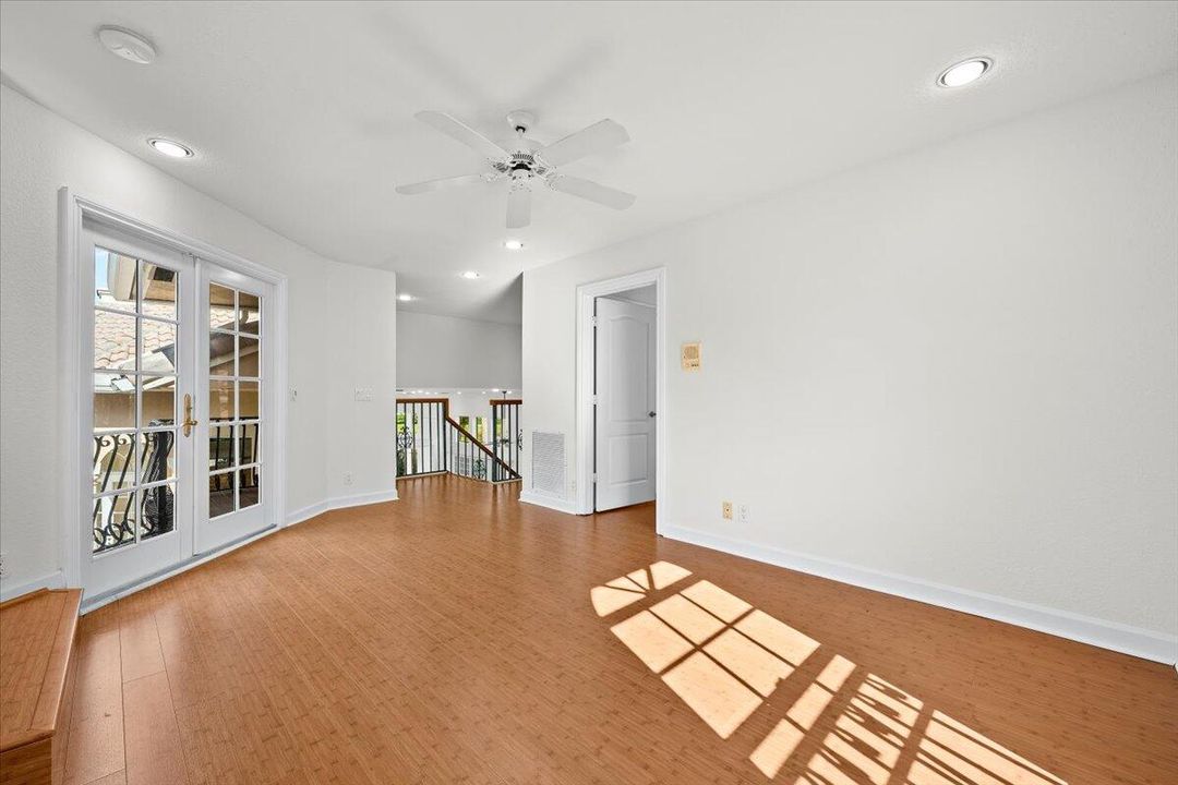 En Venta: $2,299,000 (5 camas, 5 baños, 4003 Pies cuadrados)