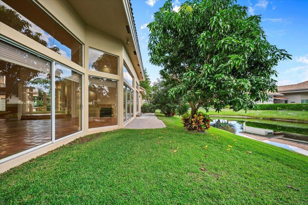 En Venta: $2,299,000 (5 camas, 5 baños, 4003 Pies cuadrados)