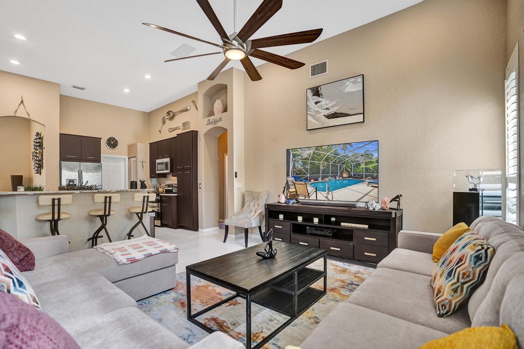 En Venta: $798,000 (3 camas, 2 baños, 2074 Pies cuadrados)