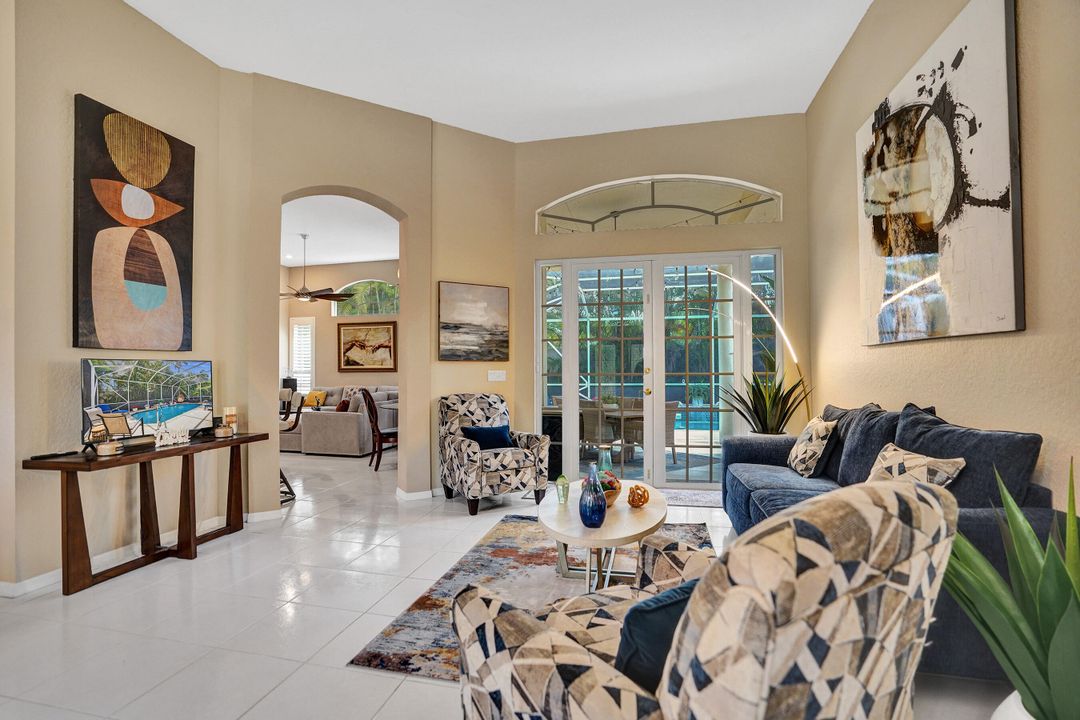 En Venta: $798,000 (3 camas, 2 baños, 2074 Pies cuadrados)