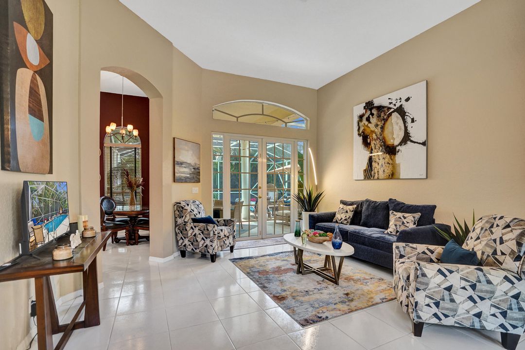 En Venta: $798,000 (3 camas, 2 baños, 2074 Pies cuadrados)