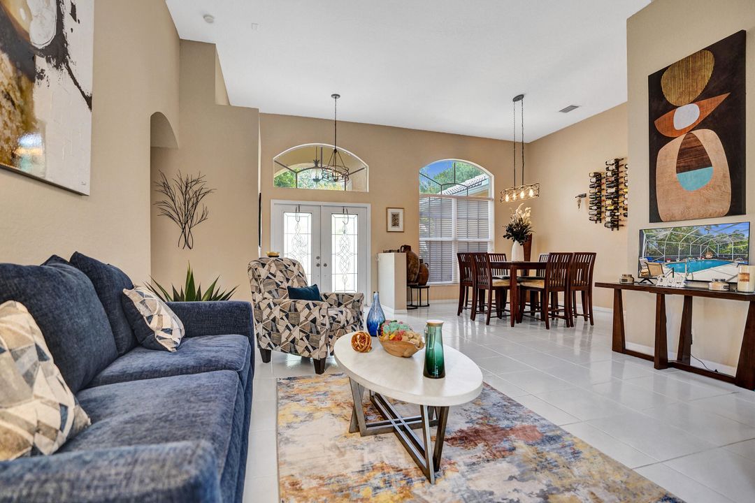 En Venta: $798,000 (3 camas, 2 baños, 2074 Pies cuadrados)