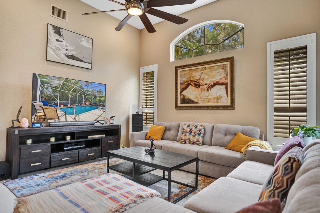 En Venta: $798,000 (3 camas, 2 baños, 2074 Pies cuadrados)