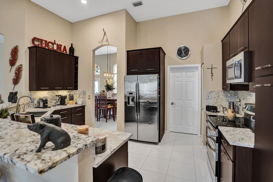 En Venta: $798,000 (3 camas, 2 baños, 2074 Pies cuadrados)