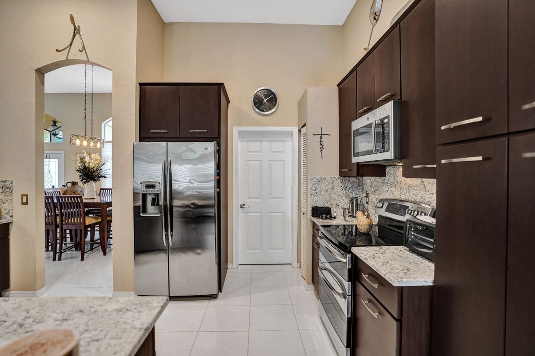 En Venta: $798,000 (3 camas, 2 baños, 2074 Pies cuadrados)