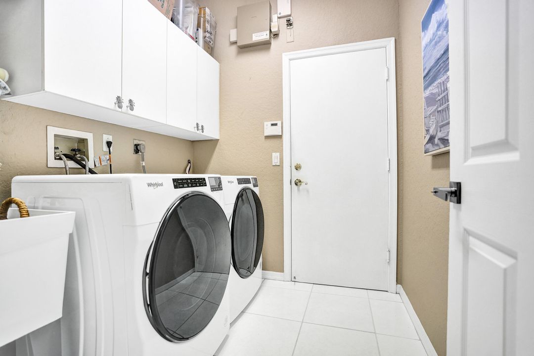 En Venta: $798,000 (3 camas, 2 baños, 2074 Pies cuadrados)