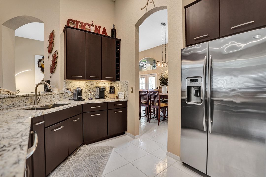 En Venta: $798,000 (3 camas, 2 baños, 2074 Pies cuadrados)