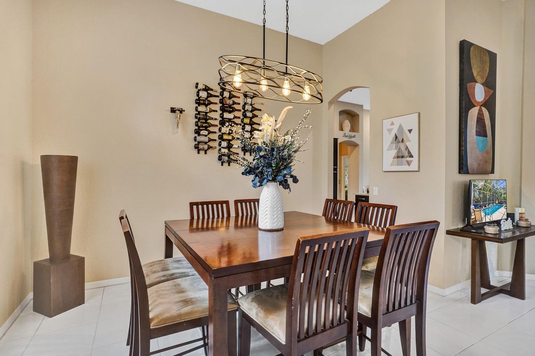 En Venta: $798,000 (3 camas, 2 baños, 2074 Pies cuadrados)