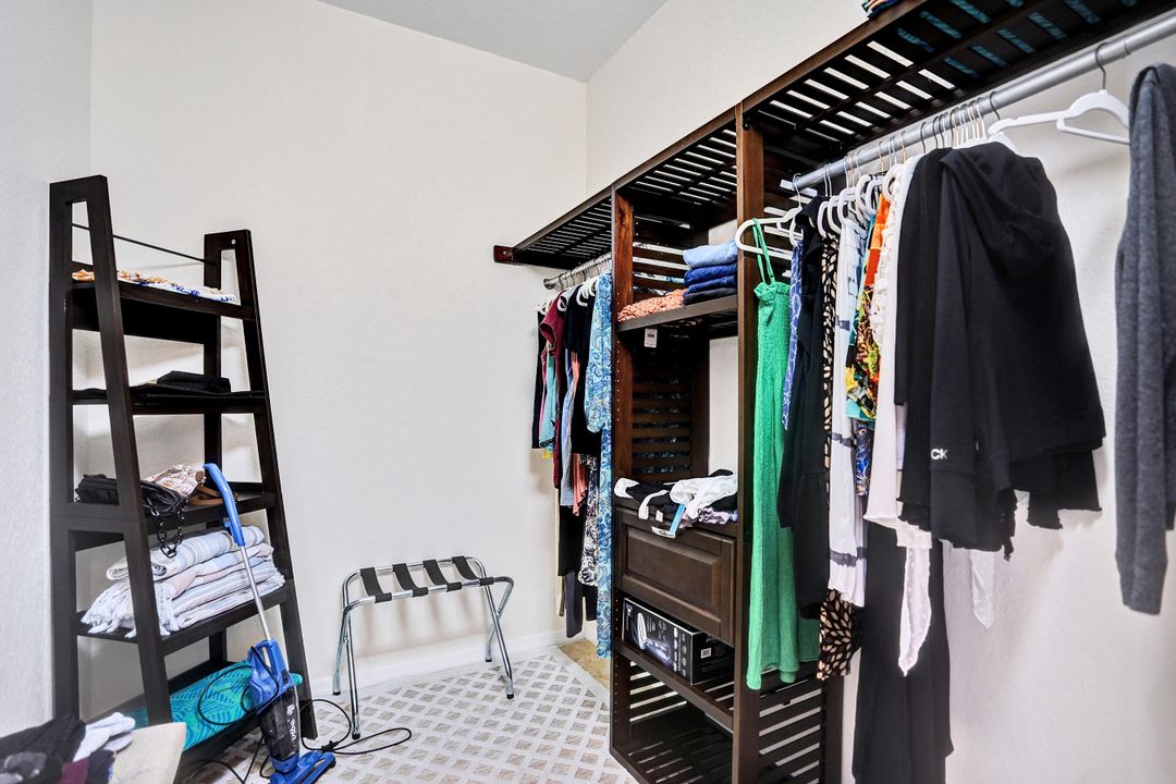 En Venta: $798,000 (3 camas, 2 baños, 2074 Pies cuadrados)