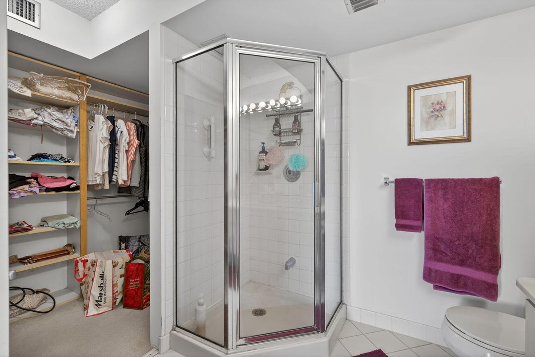 For Sale: $210,000 (2 beds, 2 baths, 1437 Square Feet)